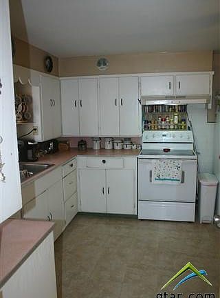 2nd image of 401 Gibson St
