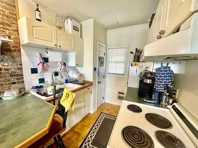 472 Commercial St #1 — Photo 7