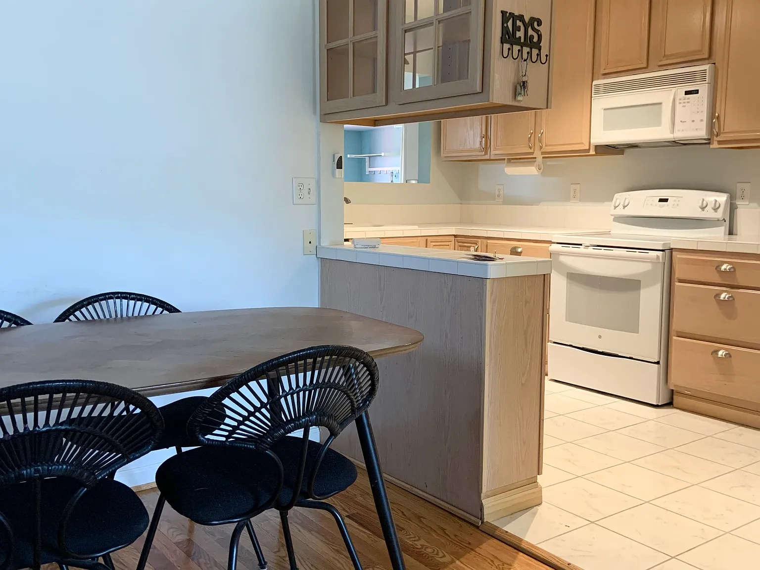3 bed, 998 sqft, $2,250 — Photo 4