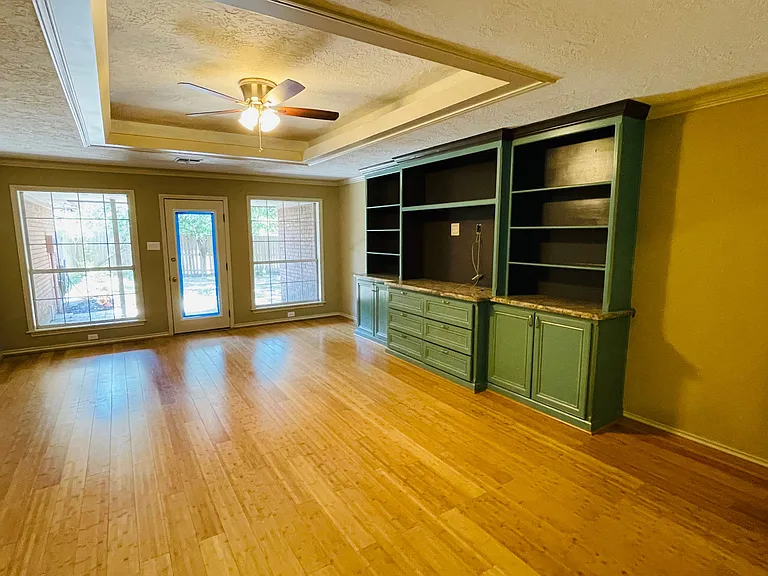 8706 Sandstone Dr — Photo 8