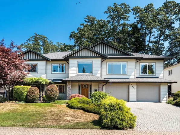 1489 Mount Douglas Cross Rd, Saanich, BC V8X 3H6