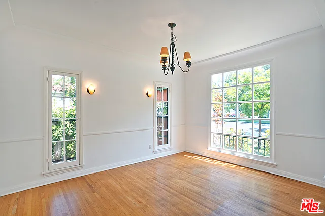2035 Selby Ave — Photo 6