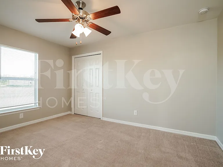 2127 NW 41st Pl — Photo 11