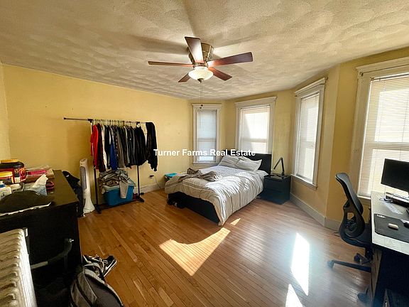 3rd image of 221 Holland St #2R