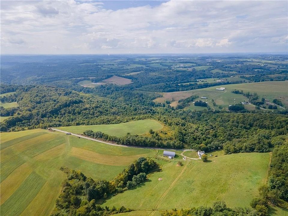 2nd image of 408D Mount Hope Ridge Rd