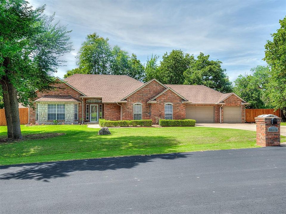 1st image of 4445 Oak Hl