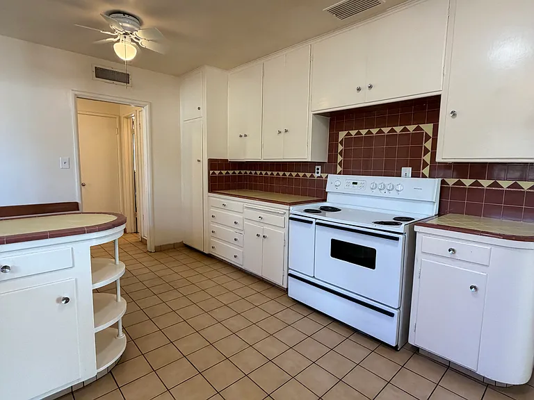 2038 E Ashlan Ave — Photo 8