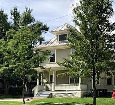 4 bed, 2351 sqft, $2,932 — Photo 2