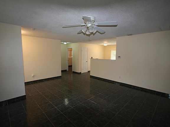 4th image of 1425 W Branch St