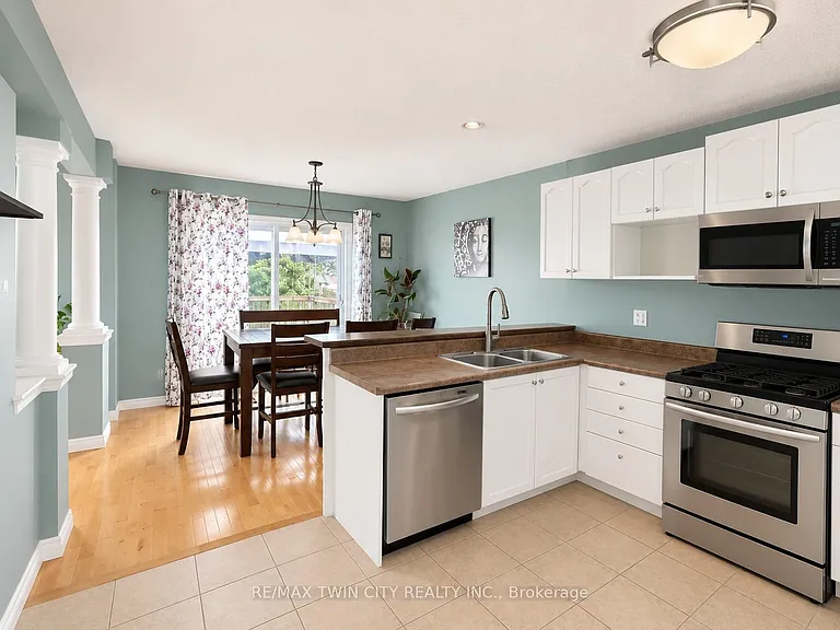 72 Newcastle Dr — Photo 7