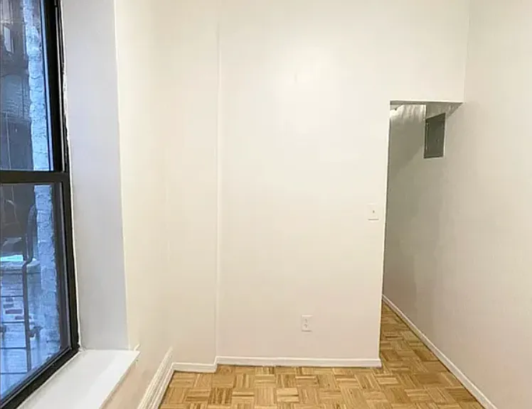 171 Thompson St #1 — Photo 1