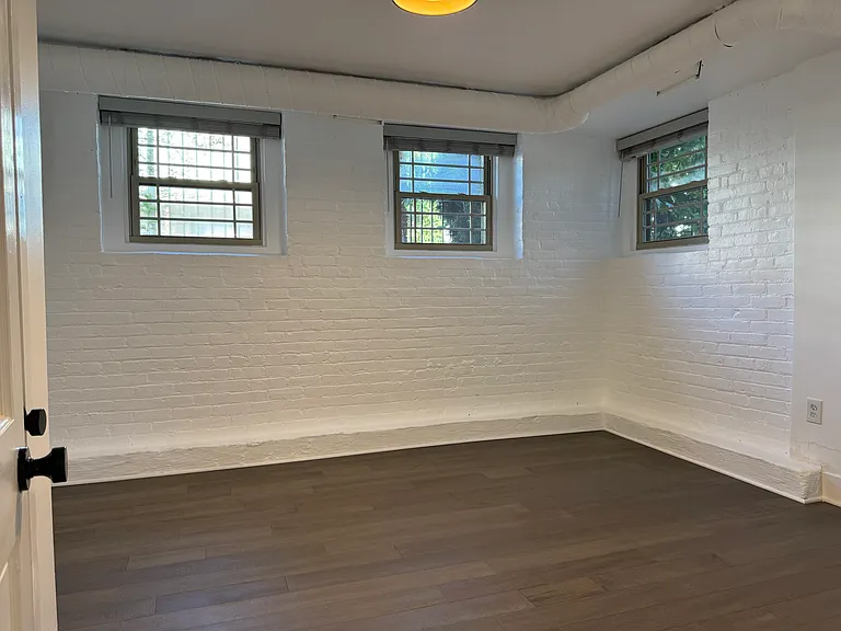 11433 Ashbury Ave #1 — Photo 36