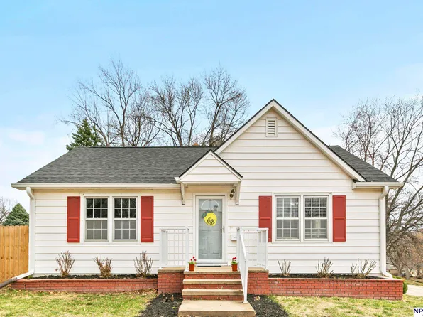 401 Hillcrest Dr, Plattsmouth, NE 68048