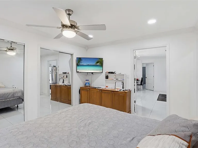6611 N Hale Ave — Photo 34