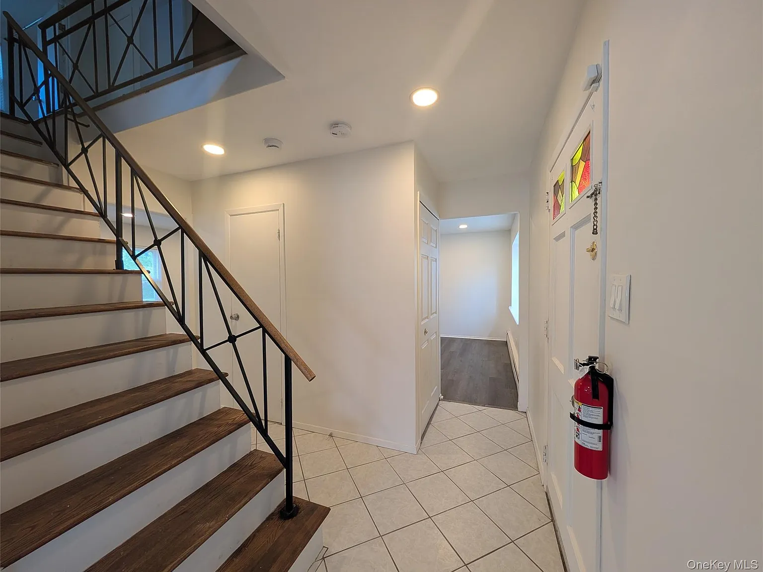 4 bed, 2.5 bath, 1980 sqft, $4,500 — Photo 4