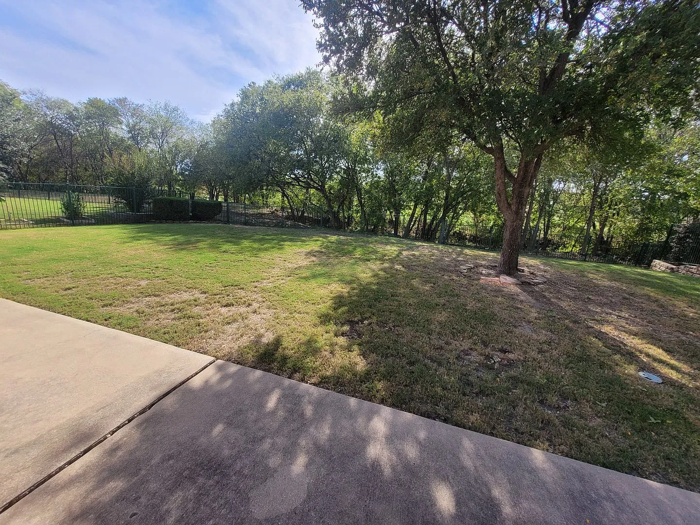 2077 Sleepy Hollow Trail — Photo 2