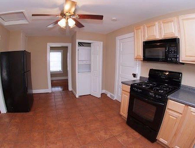 2nd image of 213 Culpeper St
