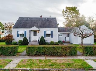 4 Windsor Rd, Hamden, CT 06517