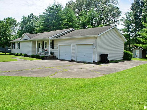 3rd image of 7 Woodhaven Dr