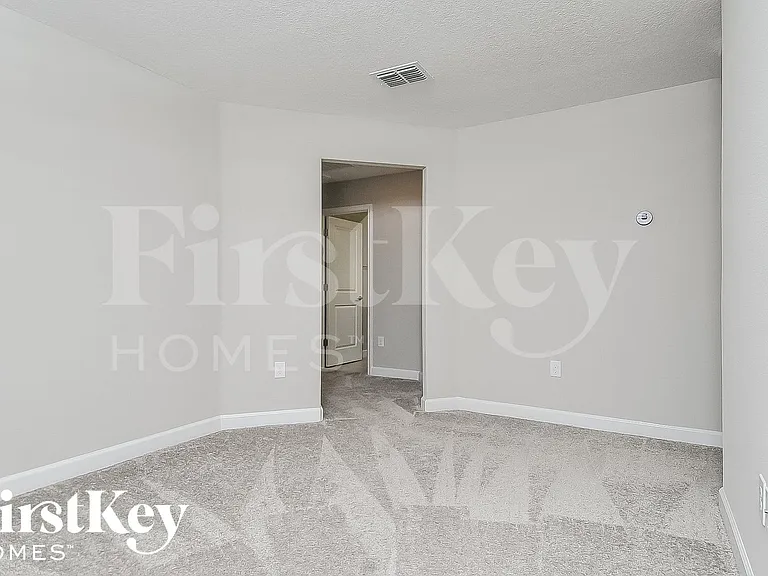 9823 Ivory Dr — Photo 11