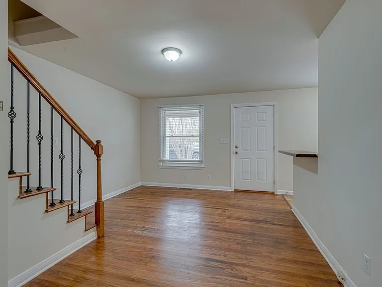 3505 Marlborough Ave — Photo 4