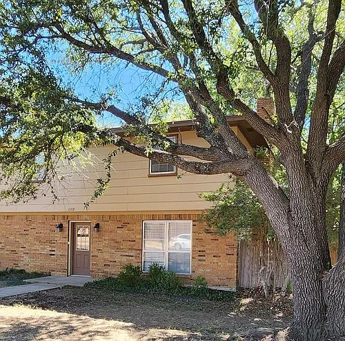 2208 Kings Row Photo 1