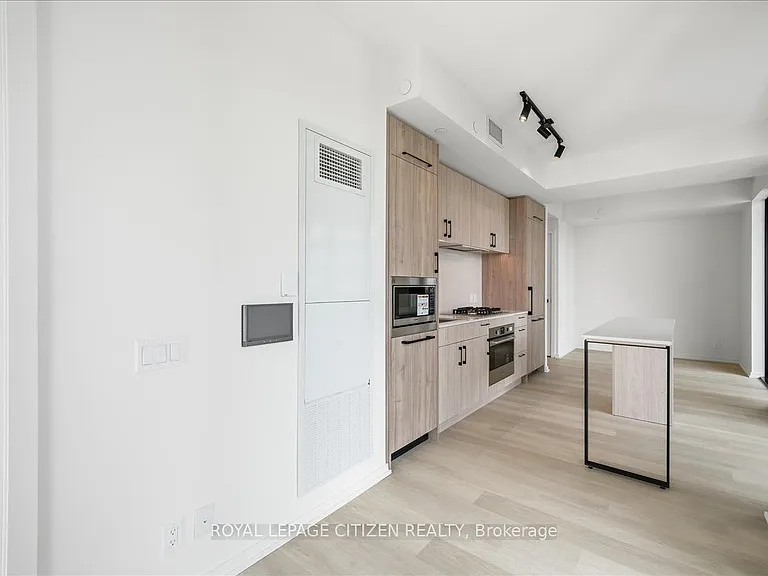 109 Erskine Ave #1602 — Photo 23