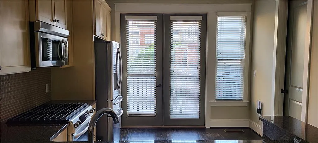 2 bed, 2.5 bath, 1390 sqft, $2,950 — Photo 4