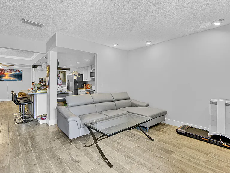 5893 Cassandra Ct — Photo 10