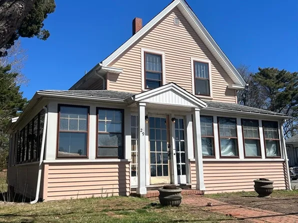 29 Onset Ave, Wareham, MA 02571