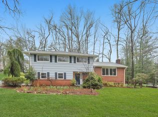 9 Sunset Dr, North Caldwell, NJ 07006