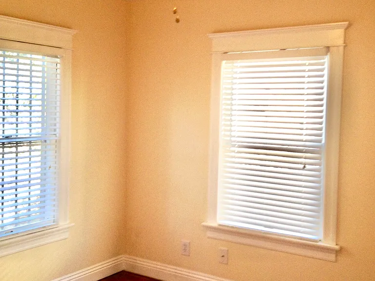 Private bedroom minutes from USC Medical Campus - quiet setting for graduate students