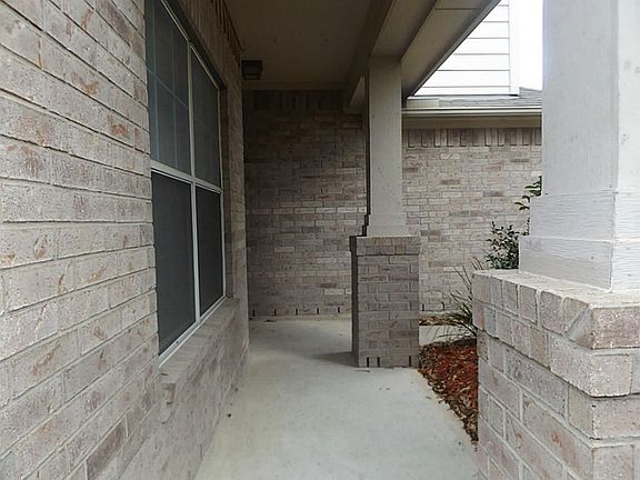 2nd image of 2614 Chatford Hollow Ln