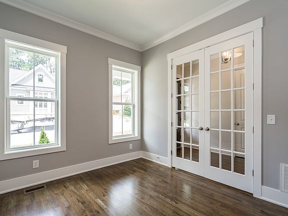 3rd image of 2202 Meadowcreek Dr