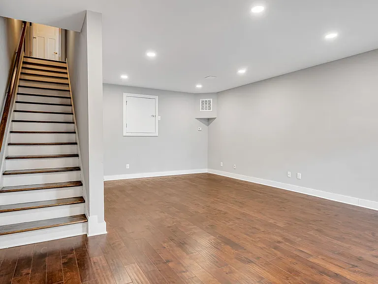 509A Moore Ave — Photo 31