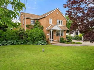 2586 Milburn Ave, Baldwin, NY 11510