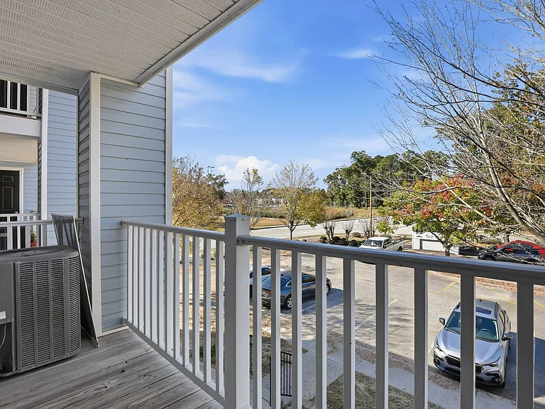 Plantation Oaks Apartments — Photo 8
