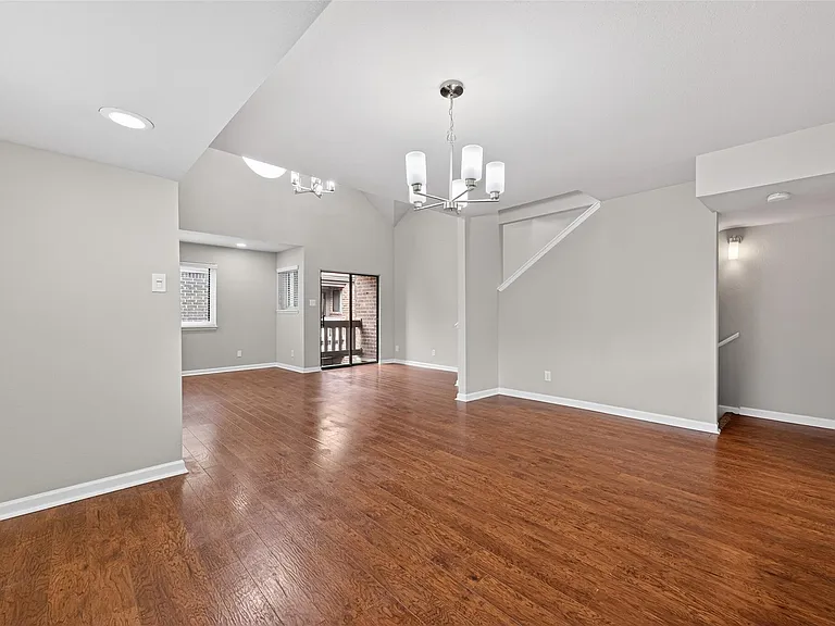 1114 Augusta Dr #10 — Photo 18