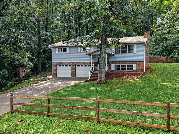 3rd image of 710 Greenwood Dr