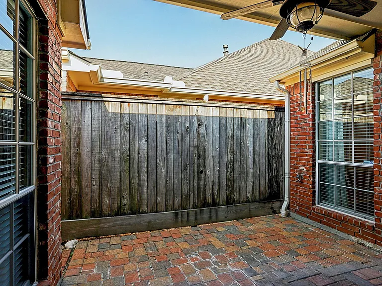 9907 Kemp Forest Dr — Photo 18