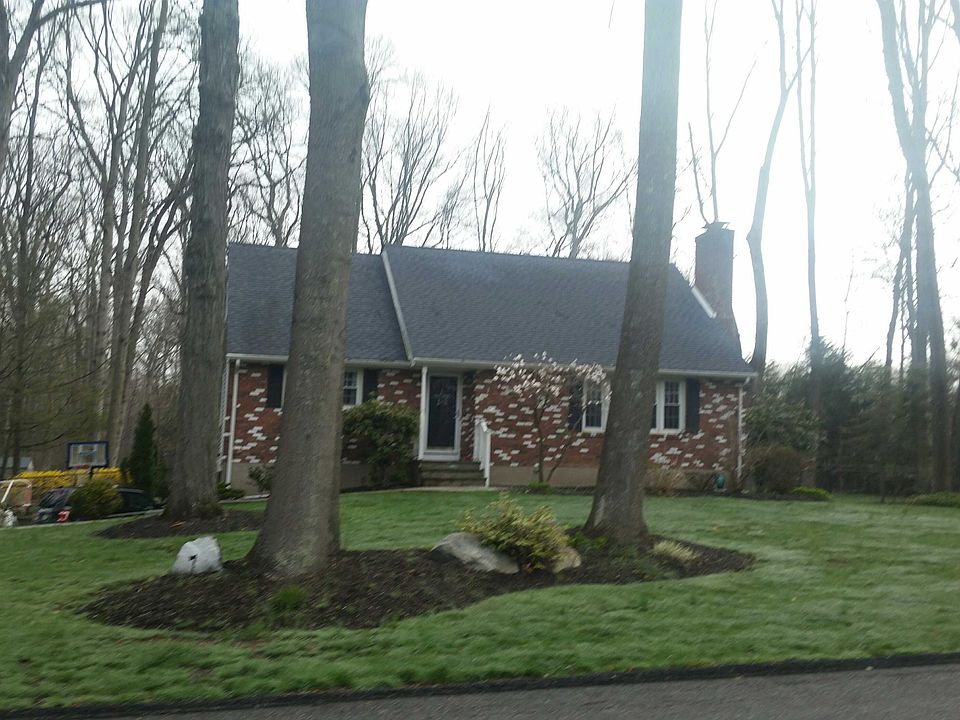 1st image of 7 Kevin Dr