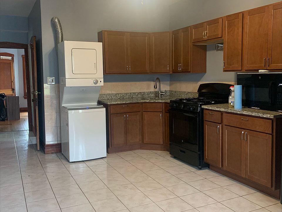 1st image of 3007 N Allen Ave #2