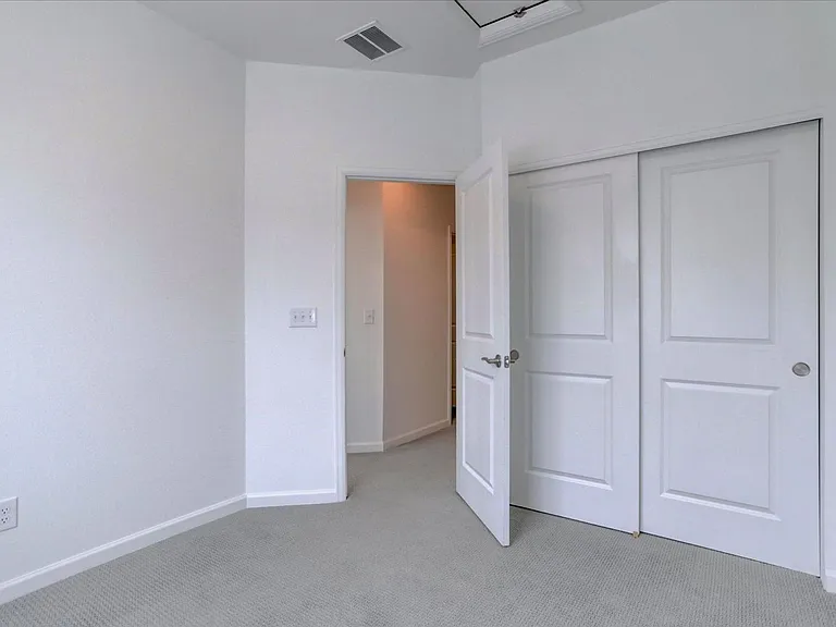 1828 S Poplar Ct — Photo 18