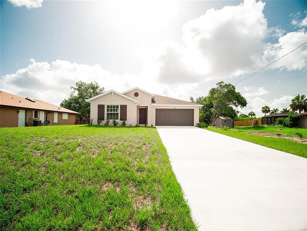 4 bed, 2.0 bath, 1971 sqft, $2,250 — Photo 4