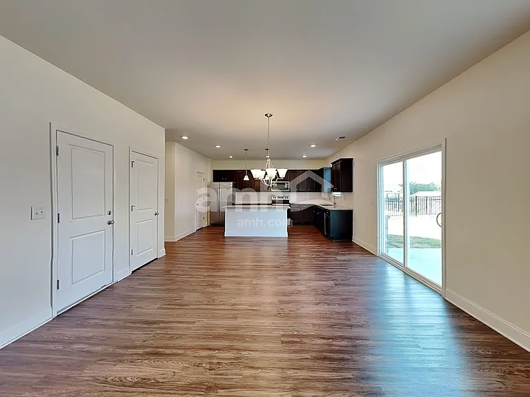 1109 Ashlyn Ct — Photo 5