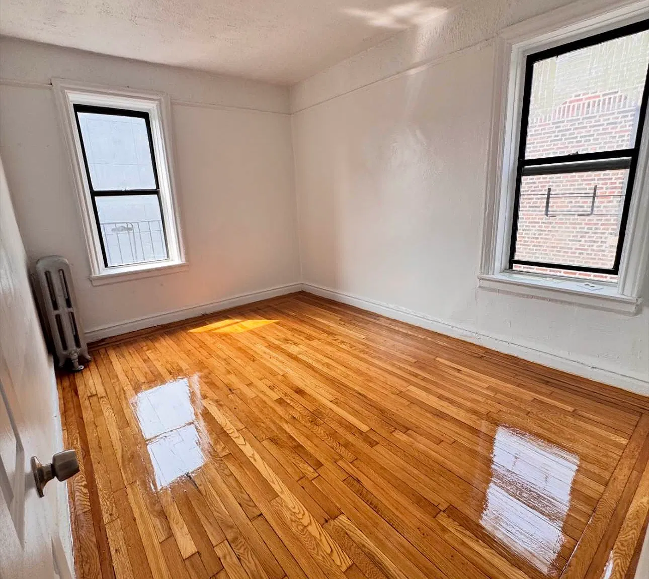 2387 Morris Avenue — Photo 3