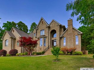 1642 Lake Cove Dr SW, Decatur, AL 35603