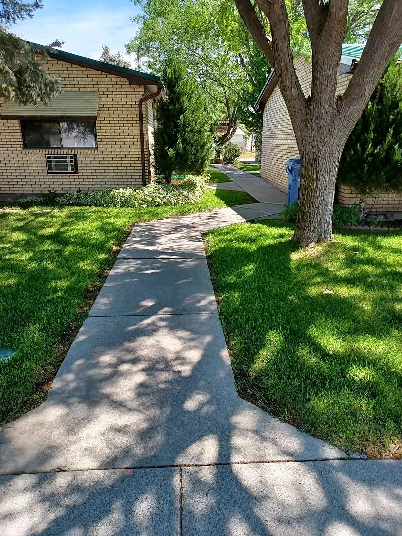 South Downey Apartments — Photo 1