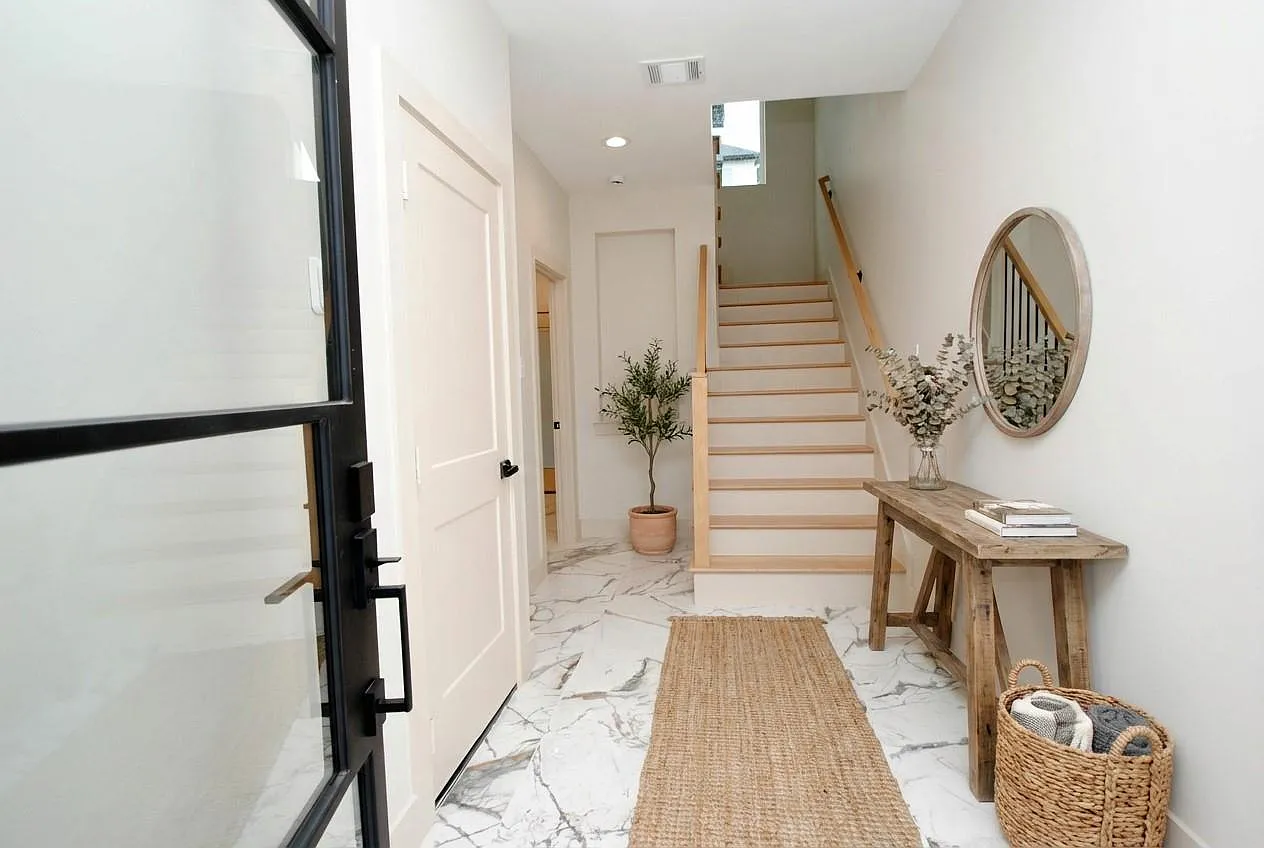 6310 Illinois St — Photo 3