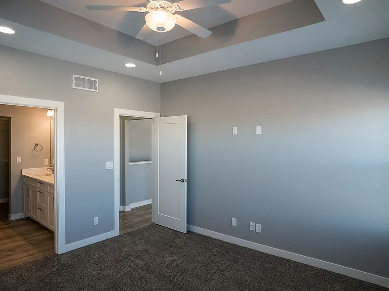 695 SE Tallgrass Ln — Photo 8